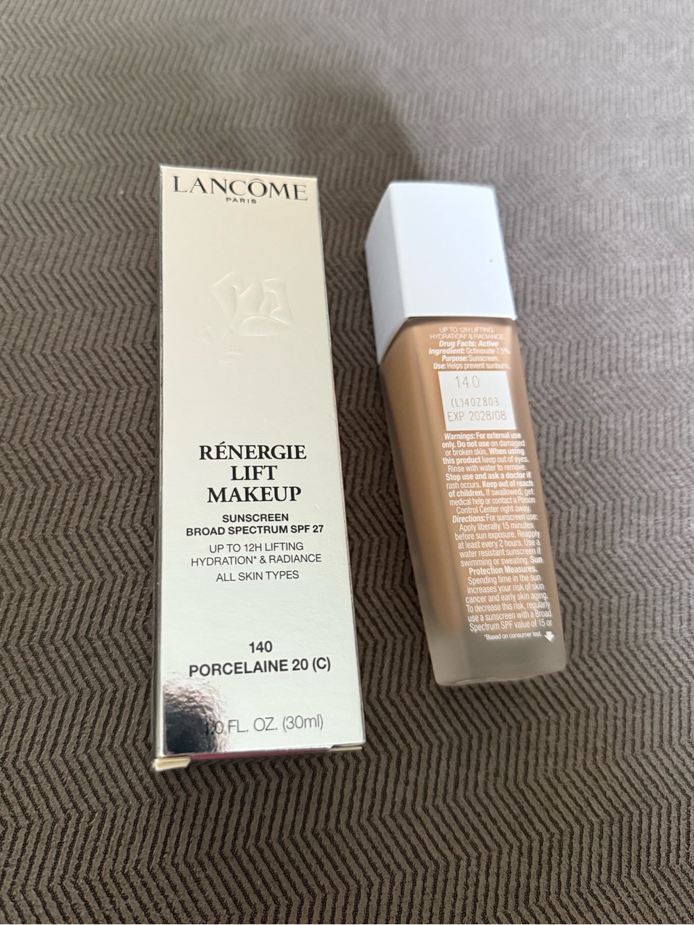 Lancôme Rénergie Lift Makeup Lightweight Liquid Foundation Shade Porcelaine 20 - Picture 5 of 7